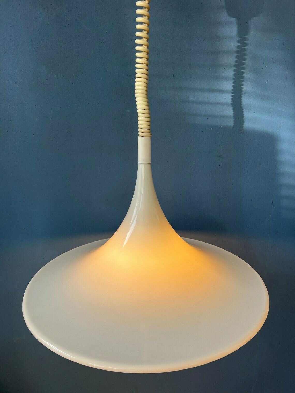 Mid Century Witte Space Age Heksenhoed Hanglamp photo furniture