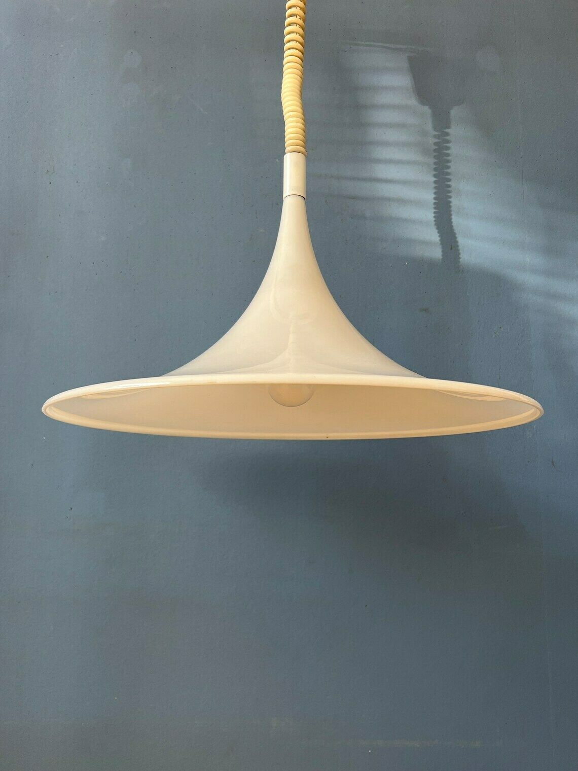 Mid Century Witte Space Age Heksenhoed Hanglamp photo vintage