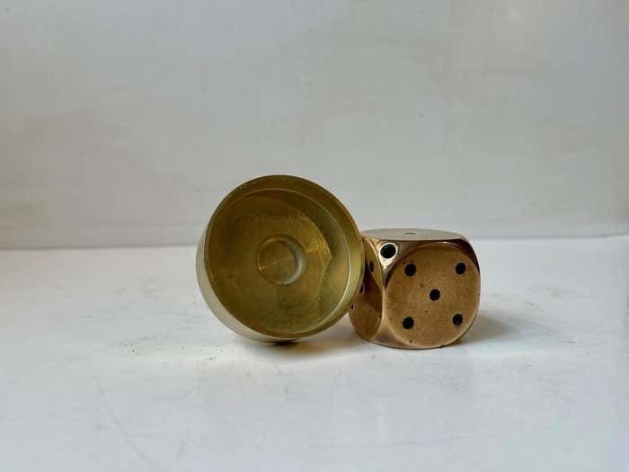 Midcentury Desk Sculpture Of Dice In Bronze, 1950s photo vinterior