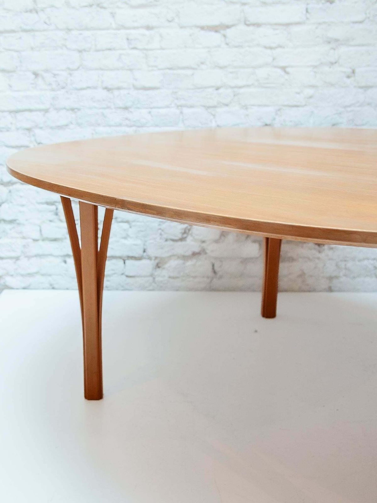 photo furniture Ellipse Coffee Table By Piet Hein & Bruno Mathsson For Fritz Hansen, 1990