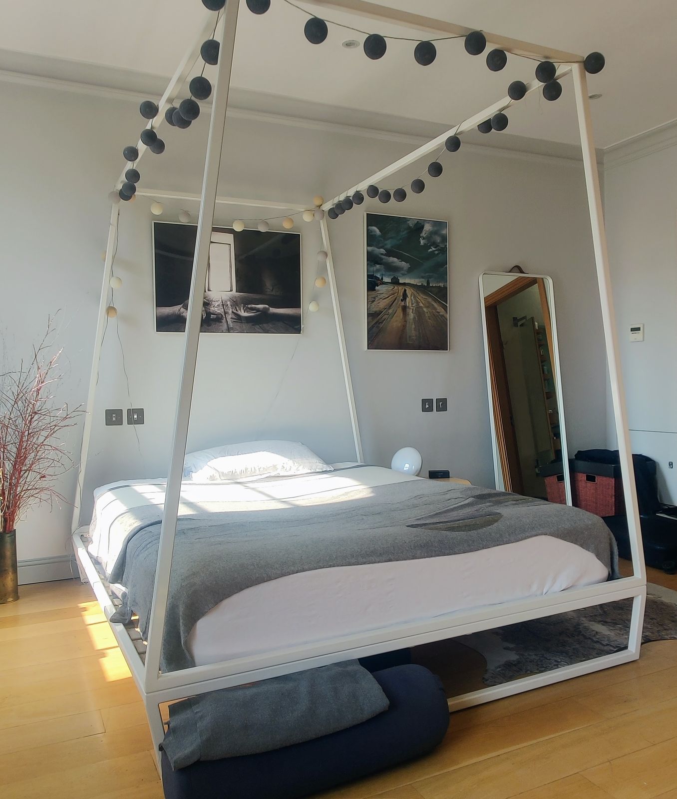 Xam White Metal Bed By Studio Controdesign 160x200 European King photo for sale