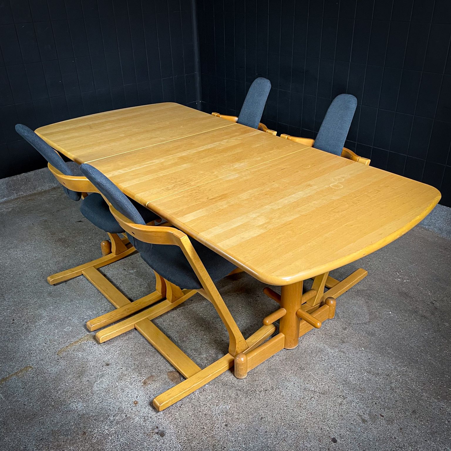 Vintage Stokke Pendulem Eetkamerset – 4 Stoelen & Uitneembare Eettafel