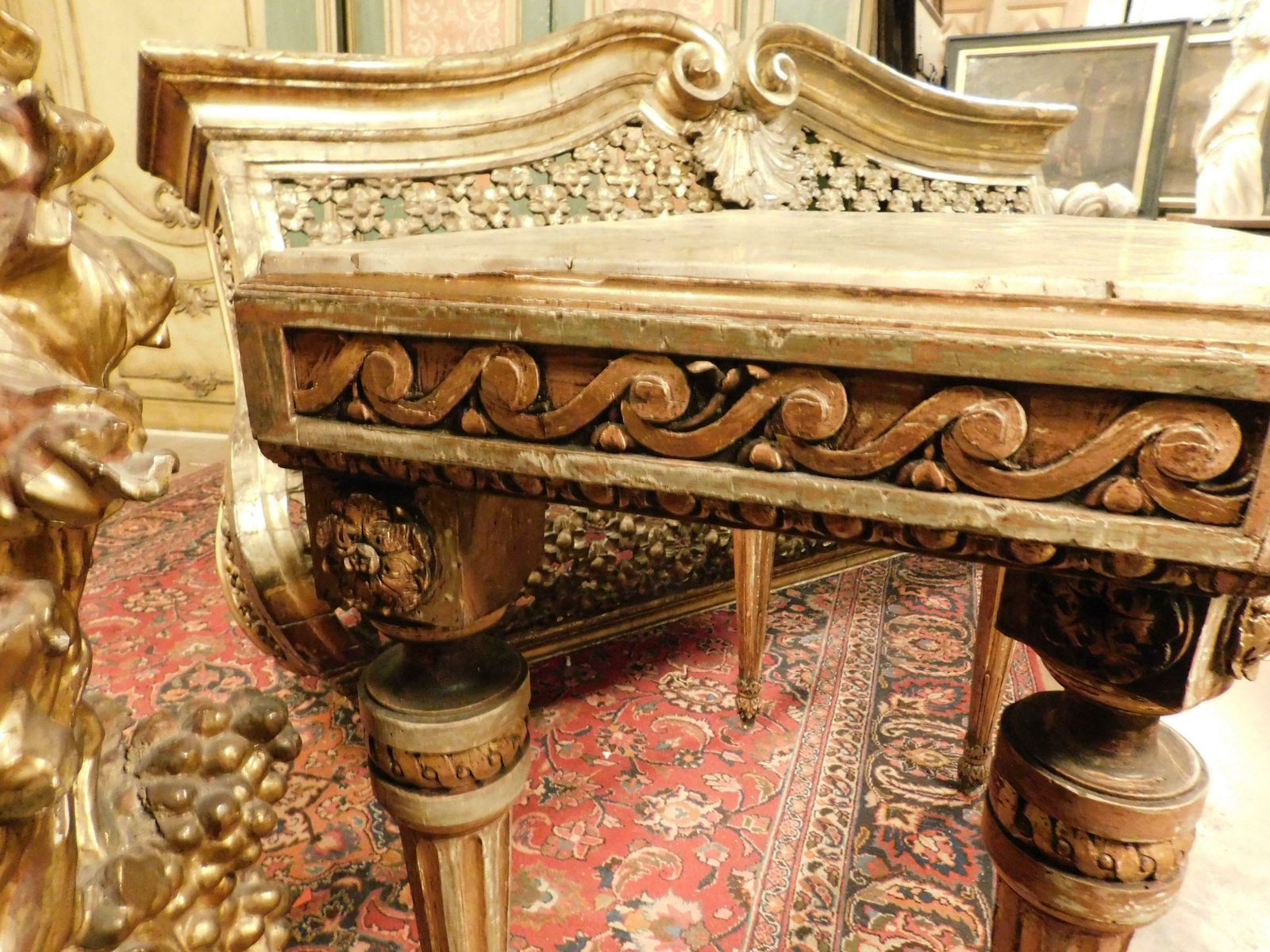 4264.0 Console Table In Lacquered And Gilded Wood With Floral Motifs, Alabaster Top photo