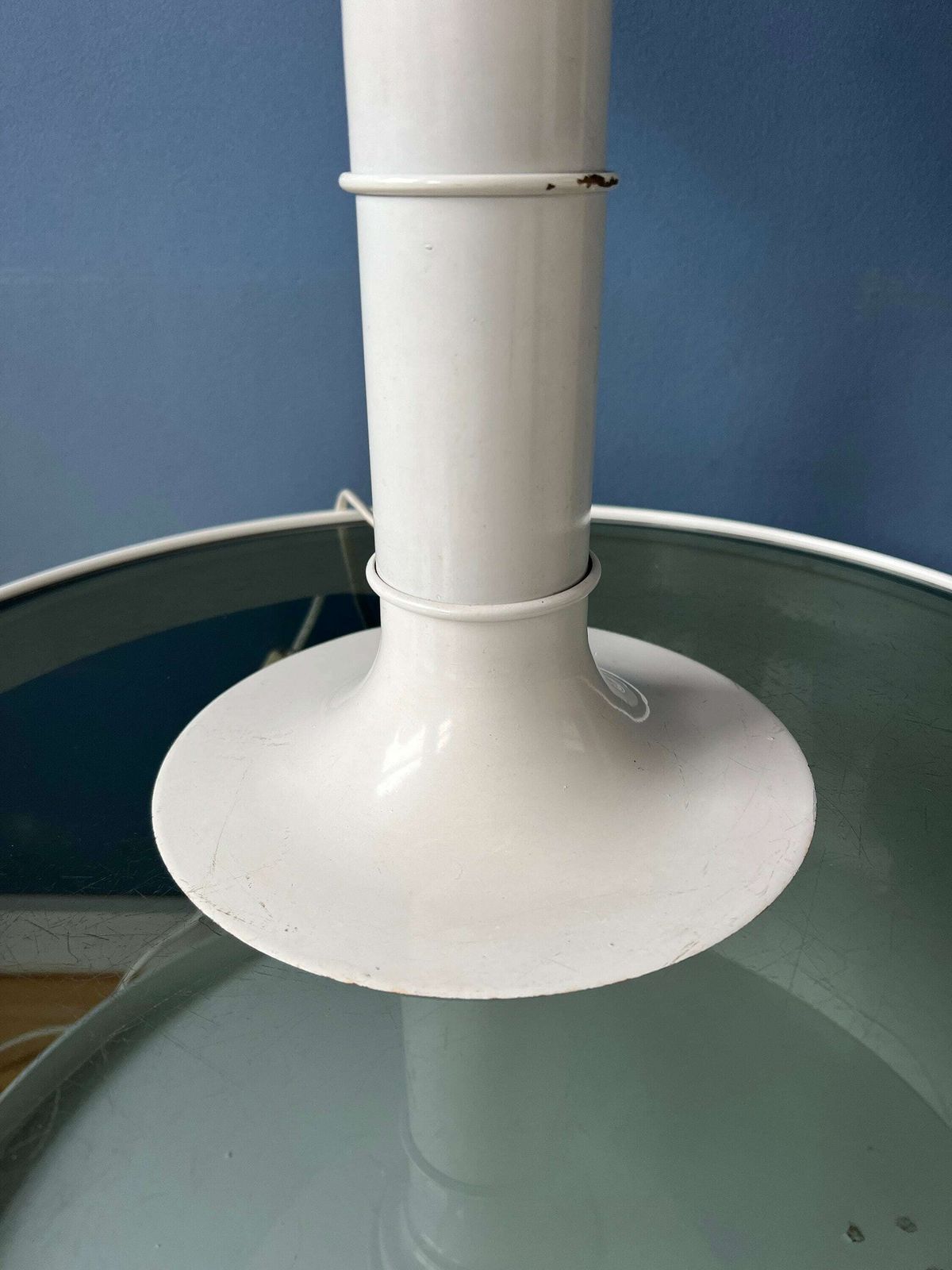 Witte Space Age Tafellamp Van Woja Holland Met Opaline Glazen Kap photo vintage