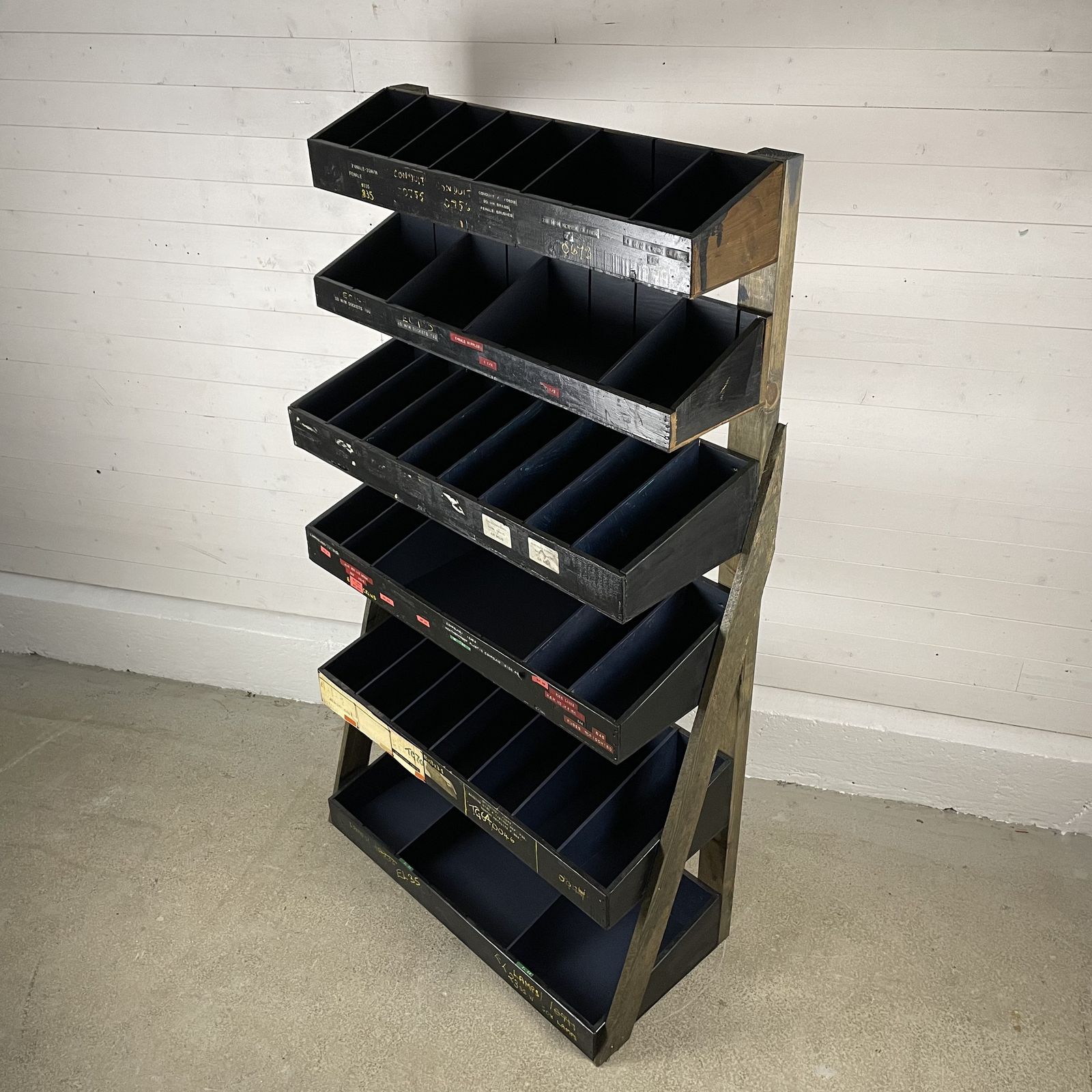 Industrial Factory Parts Shelving Unit photo 445.0
