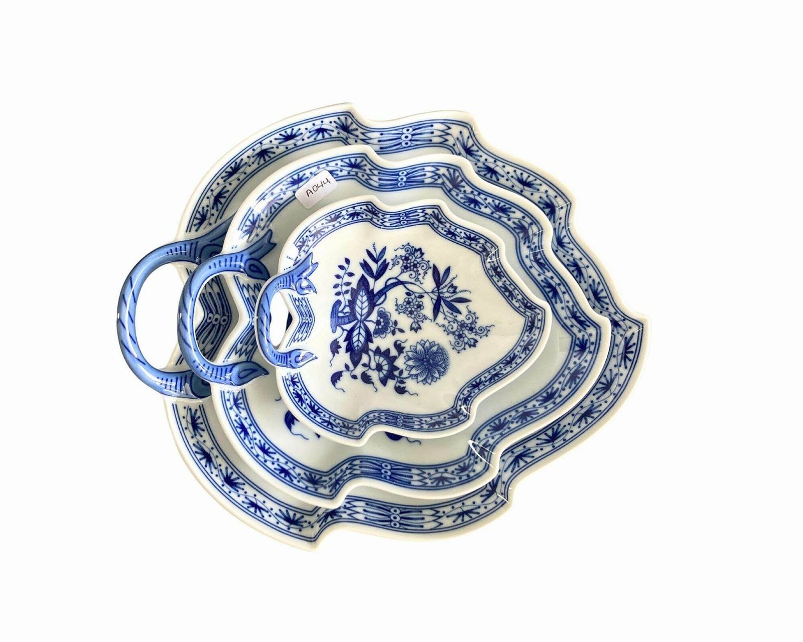 Blue Onion Leaf Platter | Porcelain Bonbon Dish | Serveware | Hutschenreuther (1pcs) photo vinterior