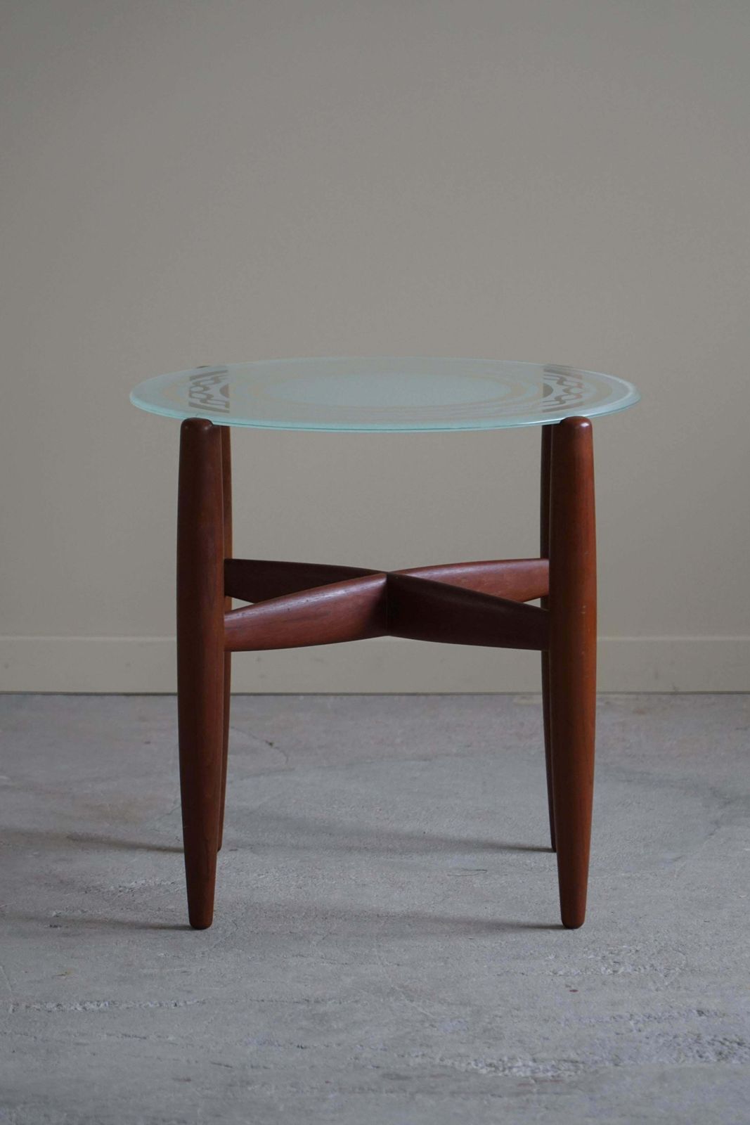 photo furniture Side Table In Teak & Glass, Danish Mid Century Modern, Made In The 1960s