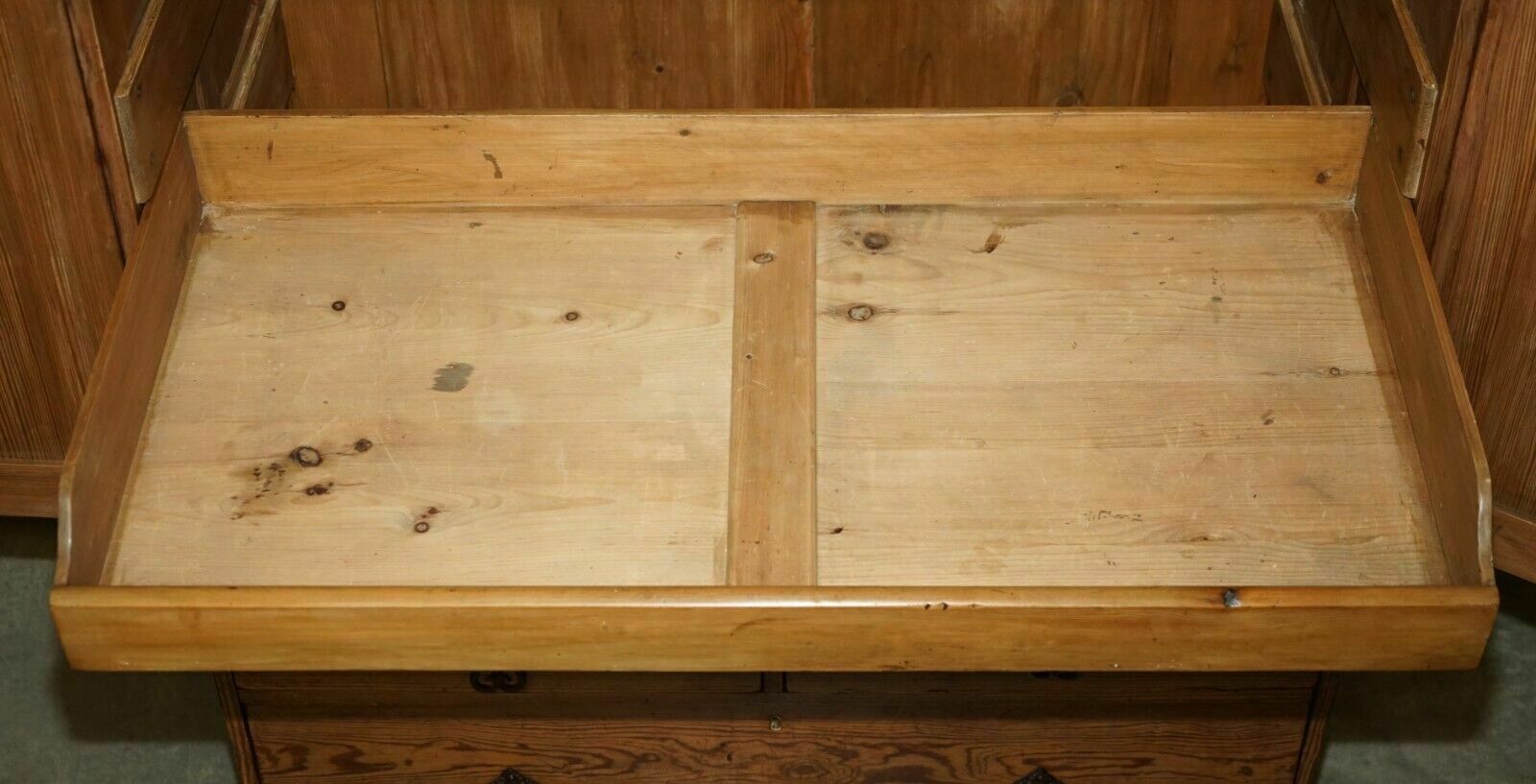 2850.0 Medium Antique Victorian Pine Housekeepers Cupboard With Sliding Linen Shelf photo