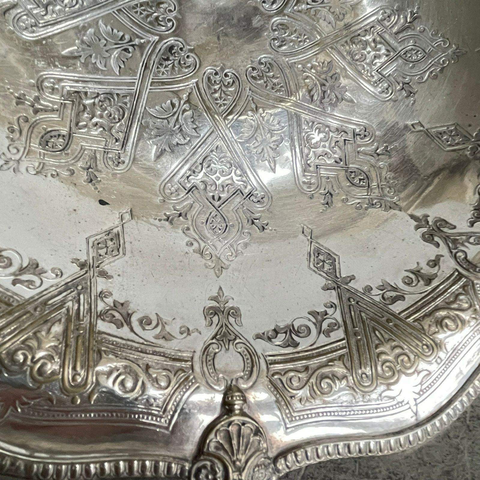 Antique Victorian Basket, Silver Plate Swing Handle Dish, Cake Basket, Distressed Pedestal Dish, Bread Basket, Fruit Basket, photo vinterior