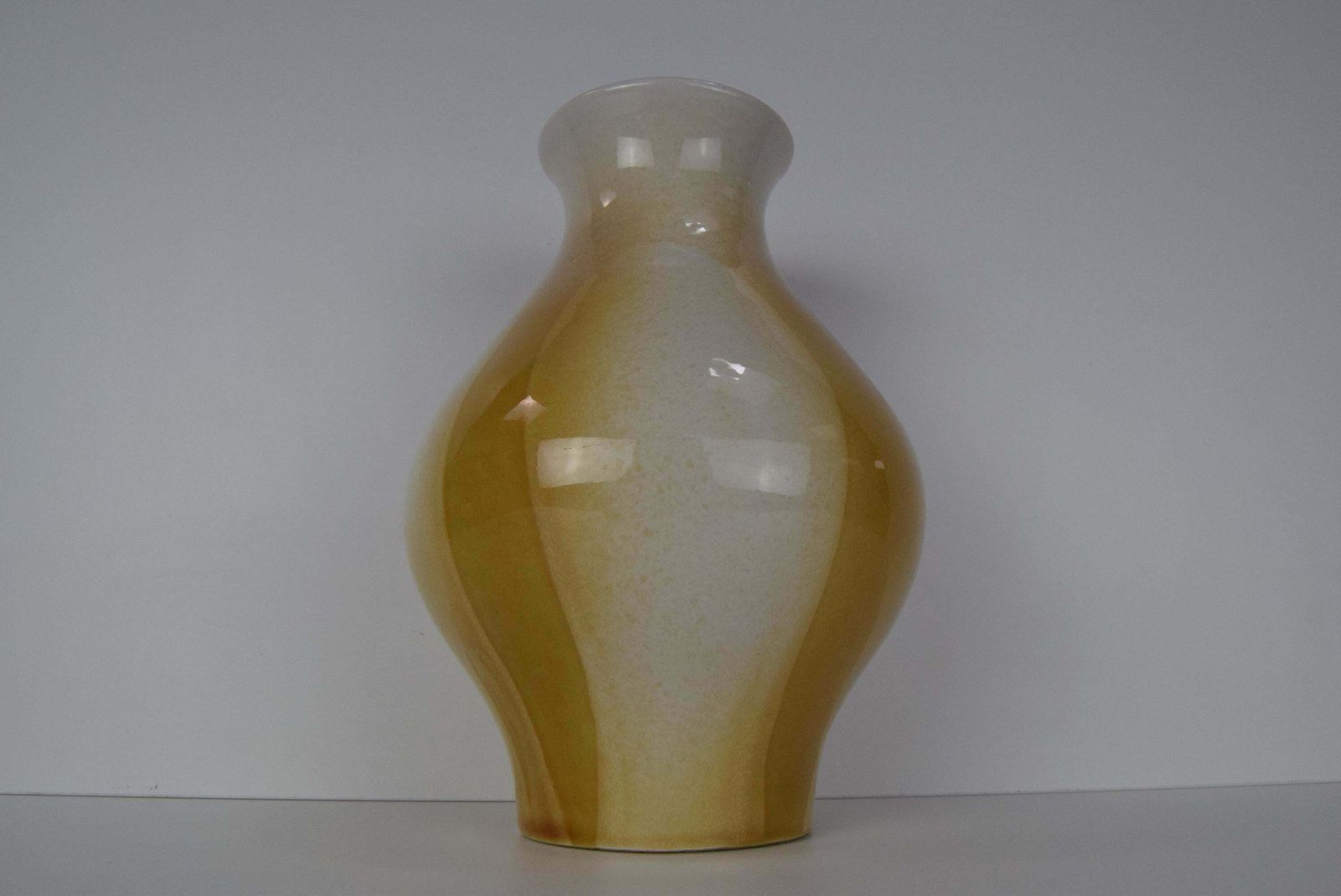 photo furniture Mid Century Design Vase By Ditmar Urbach, Collection Julie, 1964.