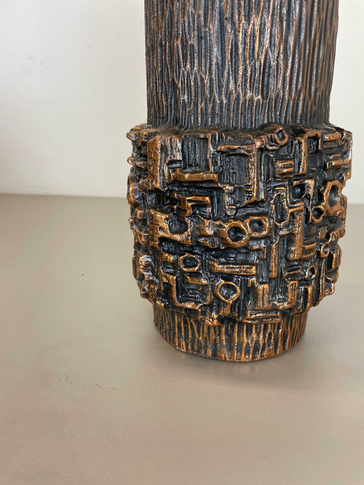 photo vinterior Large 40cm 6.7kg Modernist Sculptural Brutalist Metal Vase, Germany, 1970s