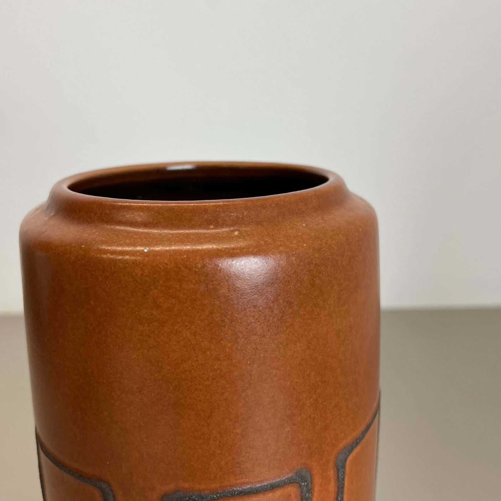 photo furniture Extraordinary "Abstract Line" Tube Pottery Fat Lava Vase Scheurich Germany 1970