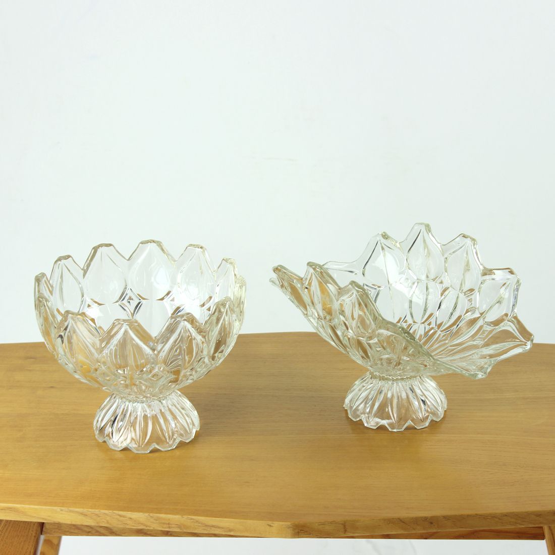 Large Pressed Glass Bowl, Tulip Collection Hermanowa Hut, 1957 photo buy