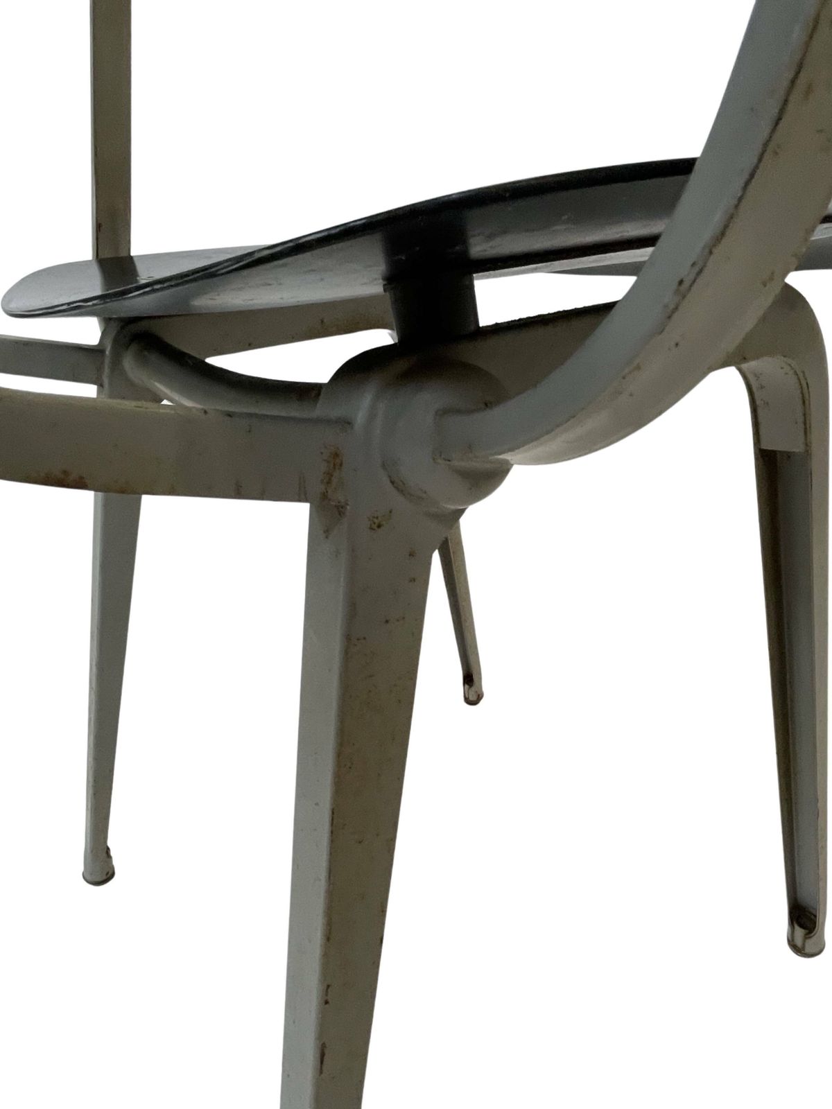 photo vinterior Friso Kramer Revolt Arm Chair For Ahrend De Cirkel 1953