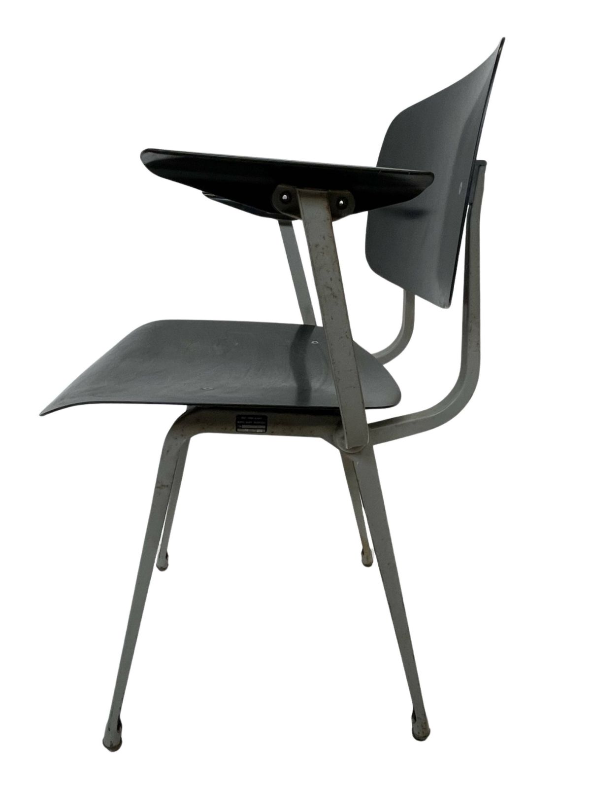 photo vintage Friso Kramer Revolt Arm Chair For Ahrend De Cirkel 1953