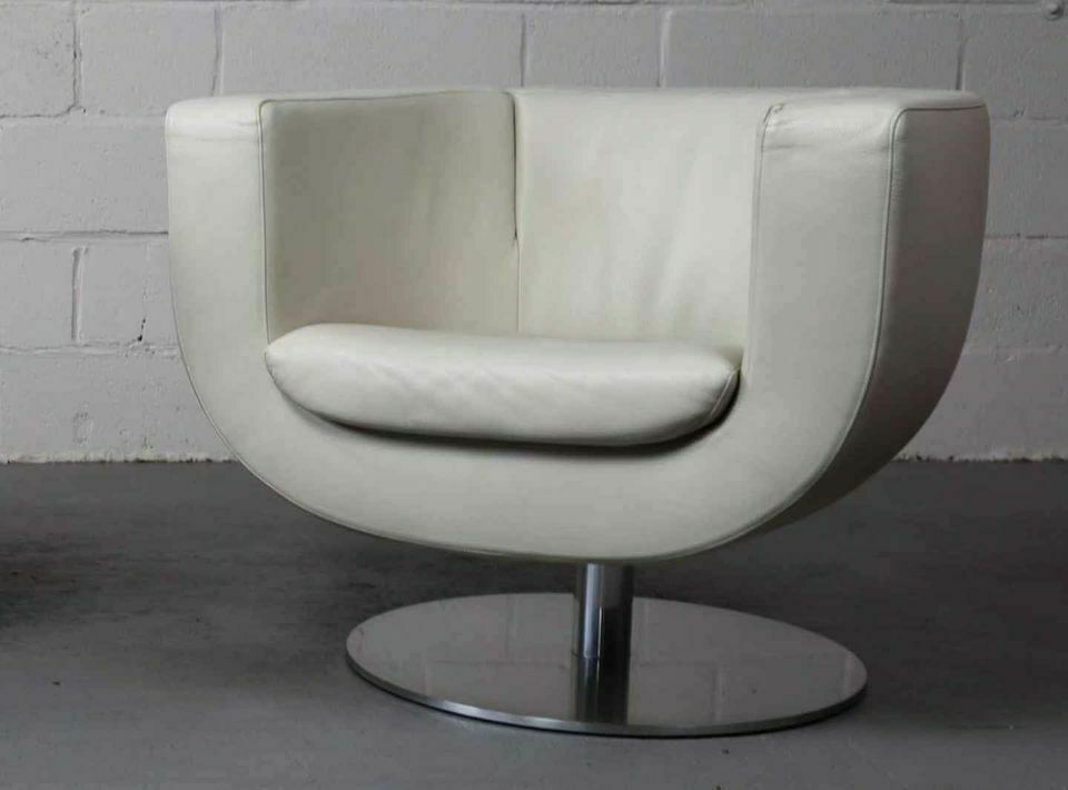 B&B Italia "Tulip" Leather Armchairs Designed By Jeffrey Bernett In 2000 photo 3360.0