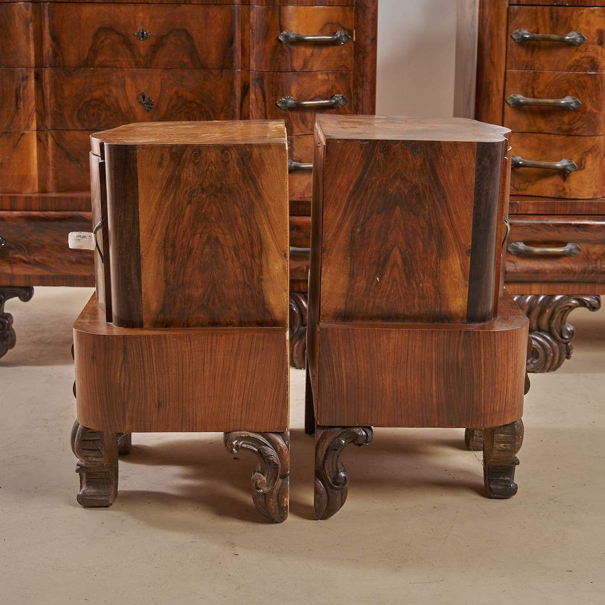 2386.0 Pair Of Decò Dressers And Bedside Tables photo
