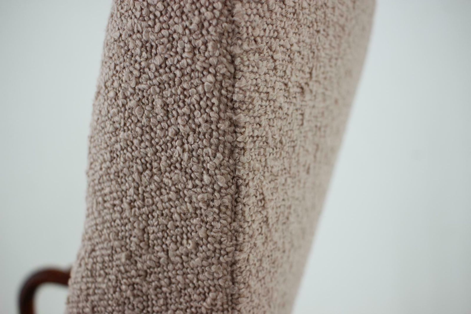 photo vintage 1960s Pair Of Restored Danish Armchairs In Boucle