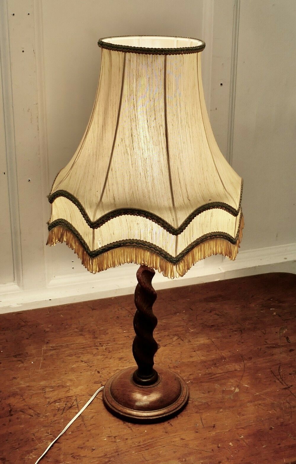 Lovely Oak Turned Barley Twist Table Lamp photo furniture