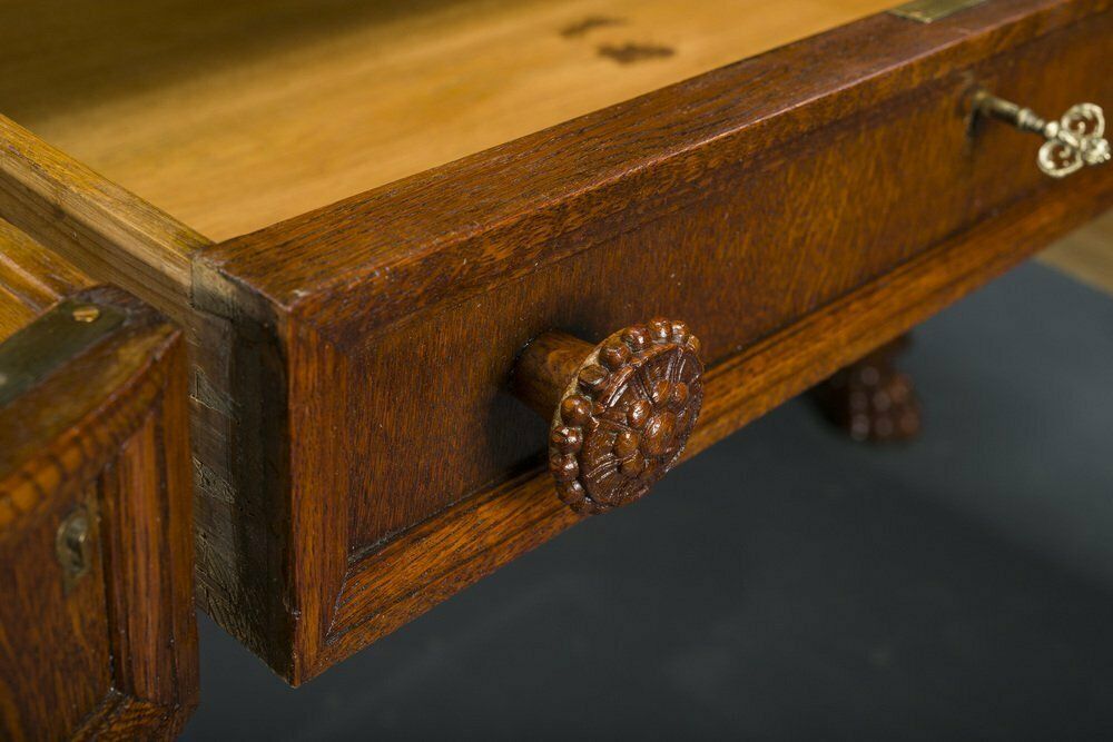 photo vintage Vintage Neo Renaissance Desk, 1920s
