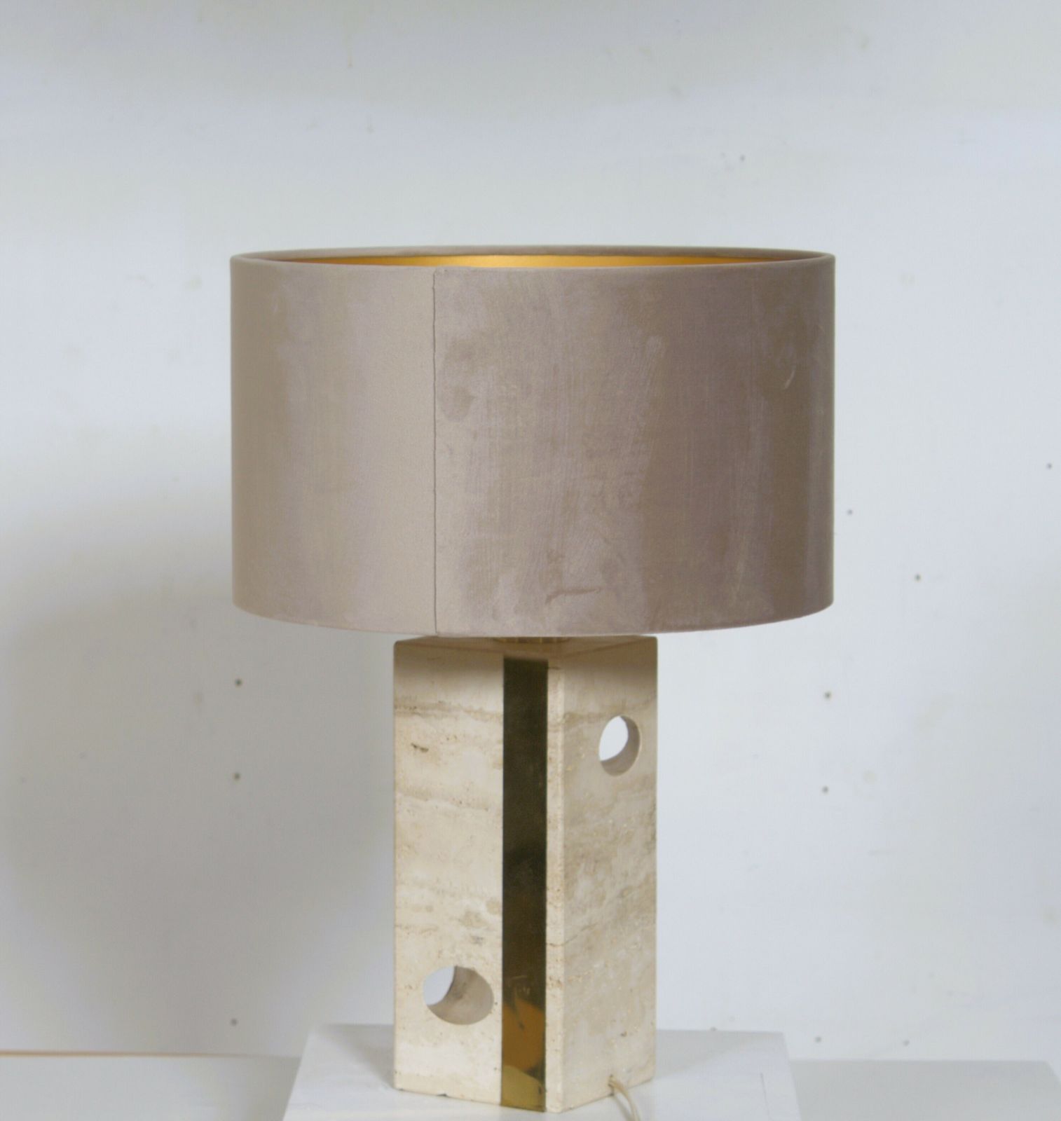 photo furniture Mid Century Italian Table Lamp In Travertine Attributed To Fratelli Mannelli, 1970s