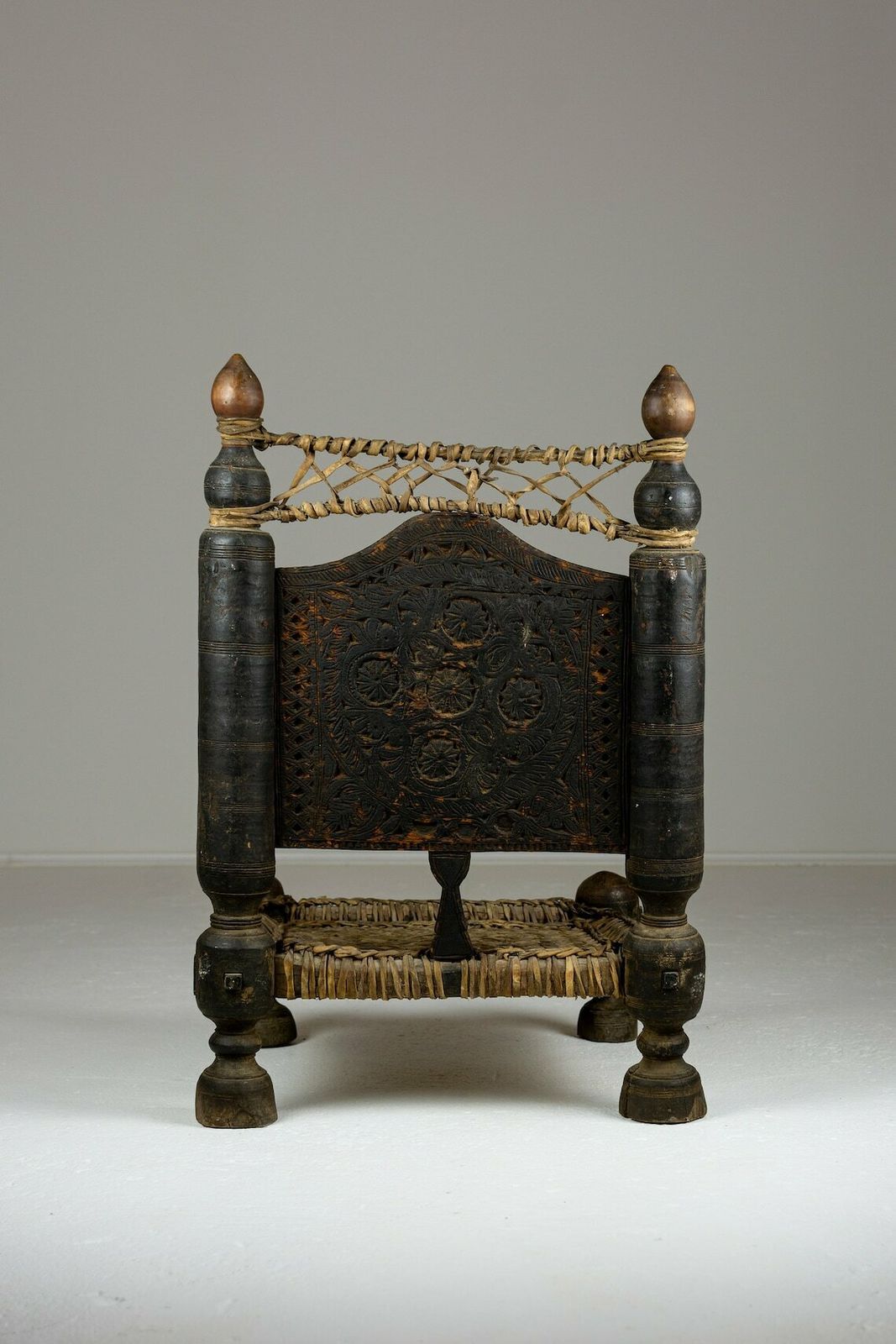 Traditional Tribal Chair Of The Swat Valley, Northern Pakistan, Late 18th Century, Antique Chair photo vinterior
