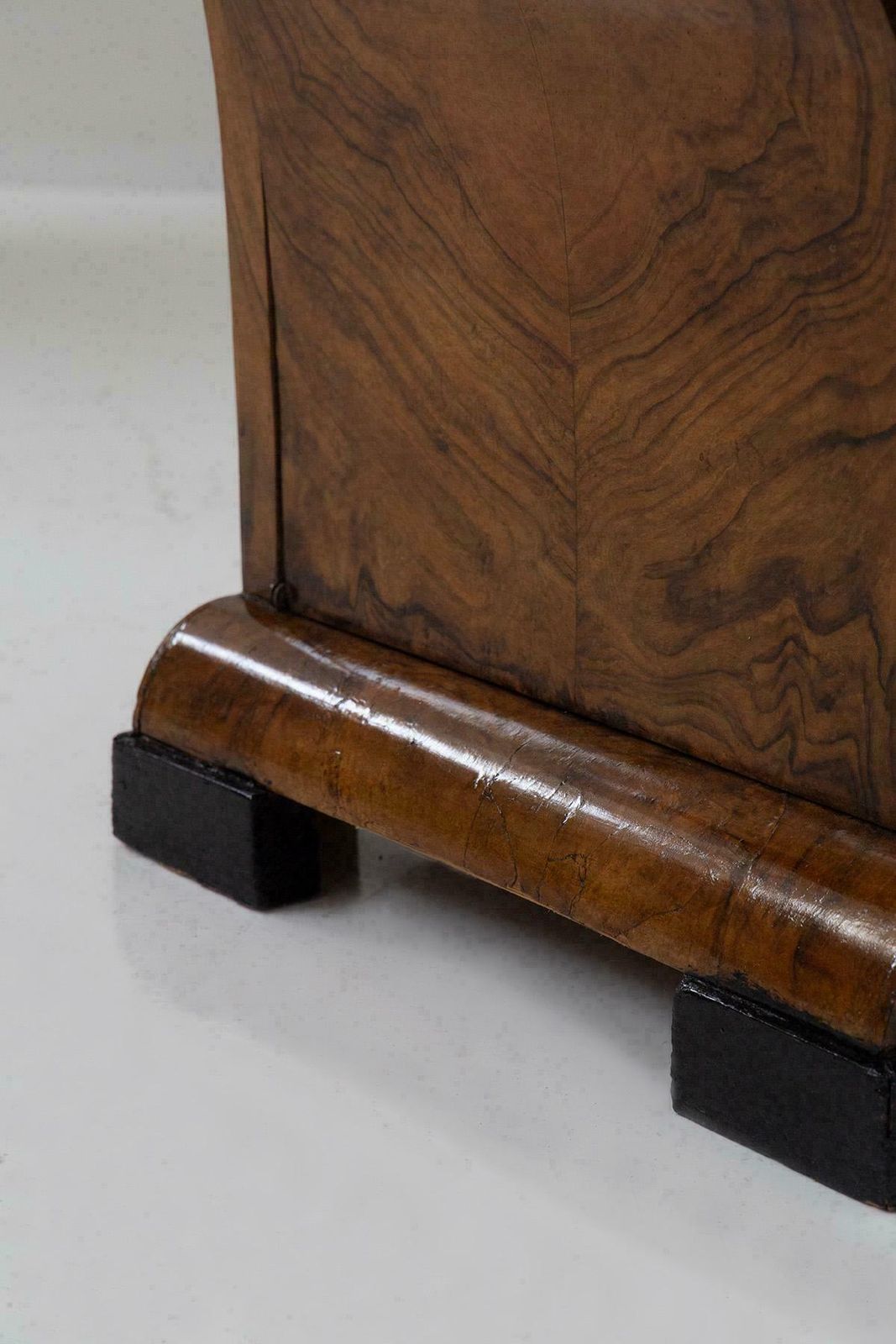 Pair Of Italian Art Deco Bedside Tables In Briarwood photo vintage