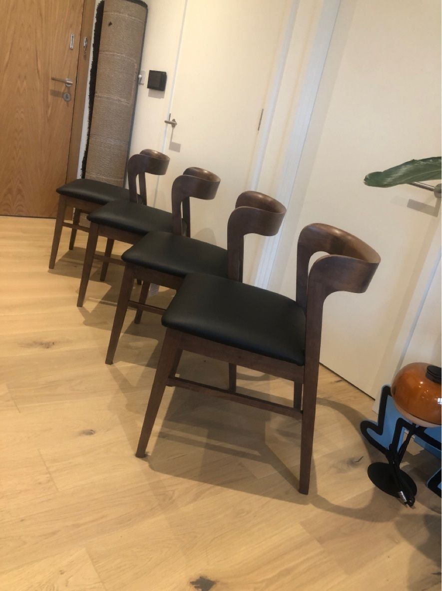 Beautiful Chiswick Chairs (Set Of 4)   Walnut And Black   100% Perfect Condition