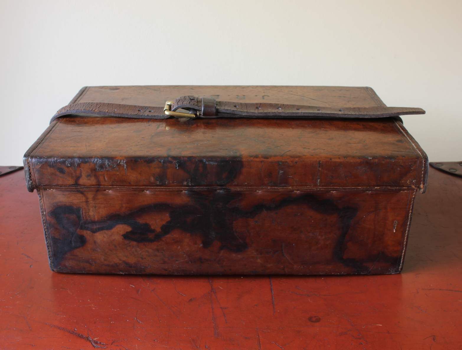 525.0 Leather Cartridge Case. Army & Navy Shotgun Hunting Gun Magazine Box. photo