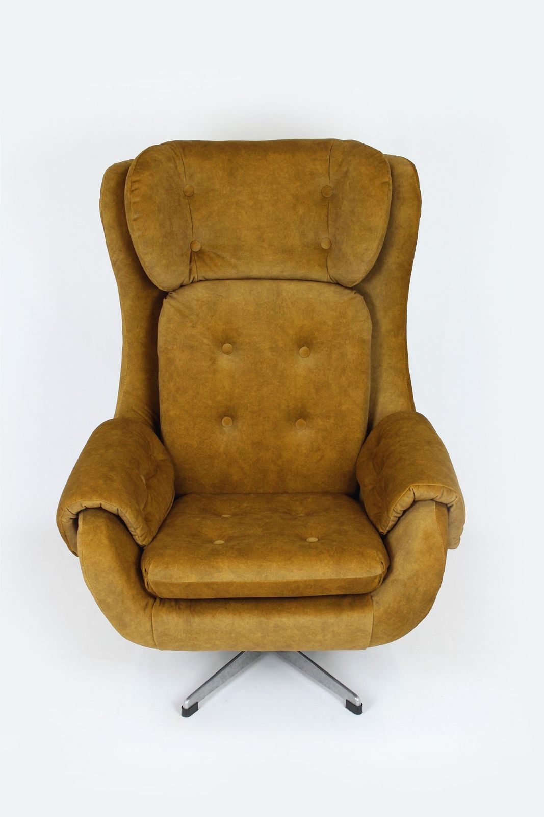 photo vintage Restored Swivel Lounge Chair From Up Zavody, Czechia, 1970s