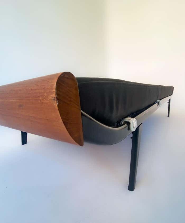1609.0 Mid Century Modern Black Cleopatra Daybed By Dick Cordemeijer For Auping photo