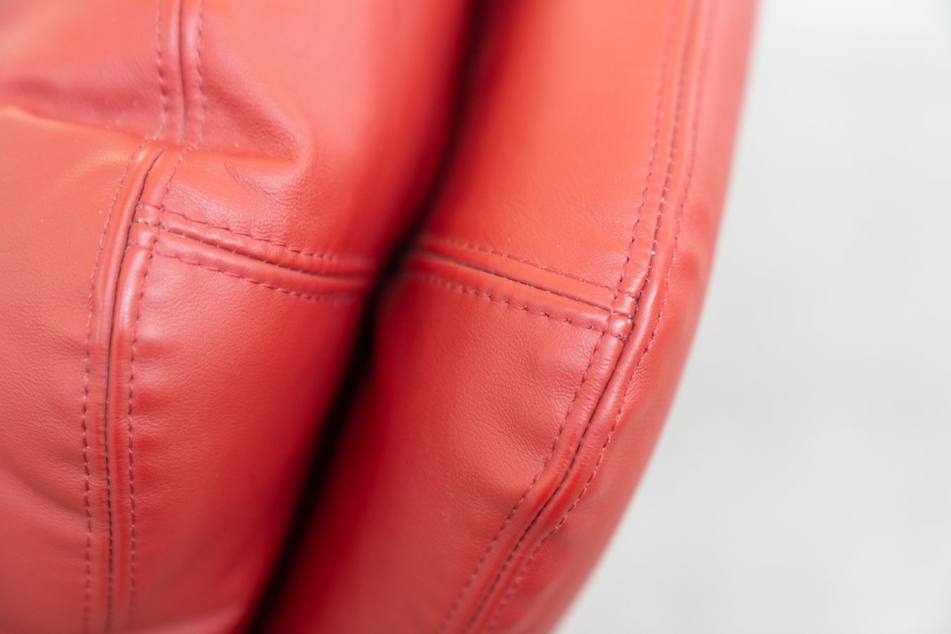 Armchair And Footstool In Red Leather, Vitelli And Ammannati, For Brunati 70/80 photo vintage