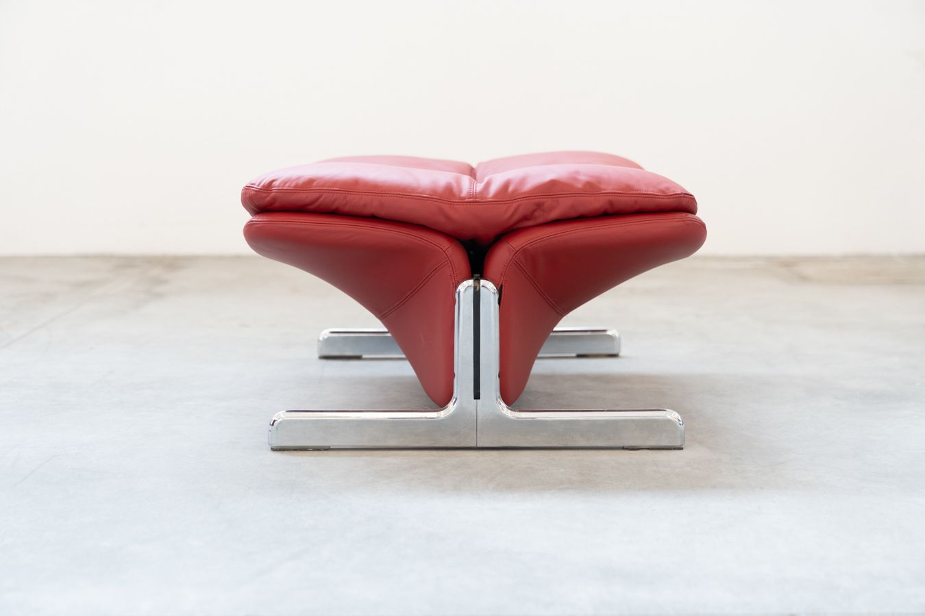 photo buy Armchair And Footstool In Red Leather, Vitelli And Ammannati, For Brunati 70/80