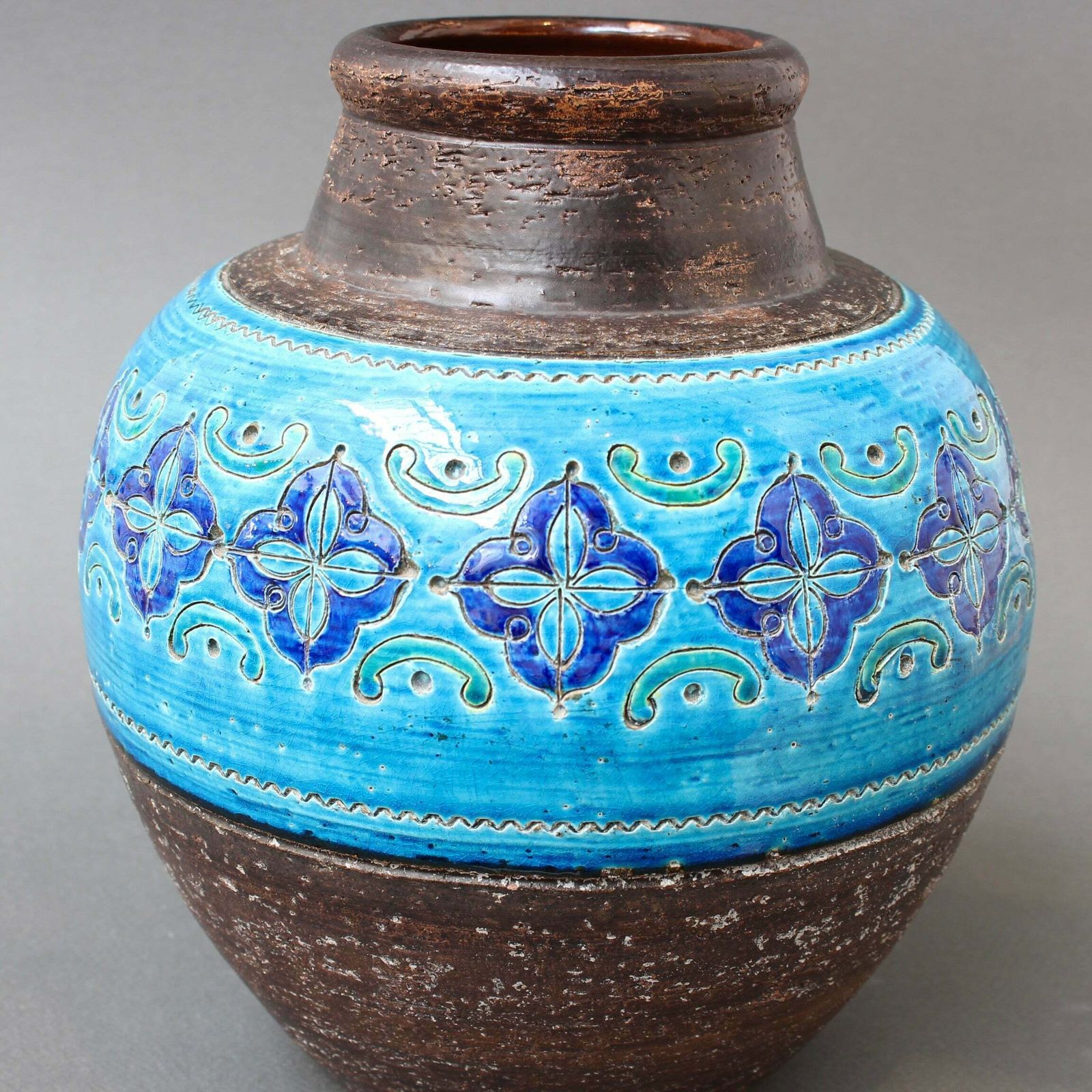 photo furniture Mid Century Italian Ceramic Vase By Aldo Londi For Bitossi   'Arabesque' (Circa 1960s)