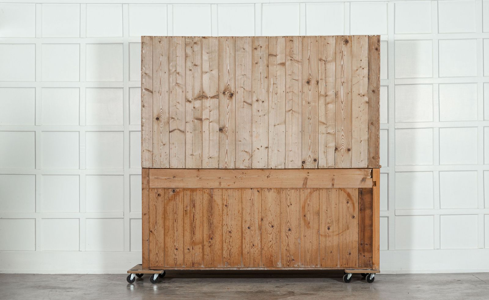 6843.0 Large 19thc English Pine Dresser photo