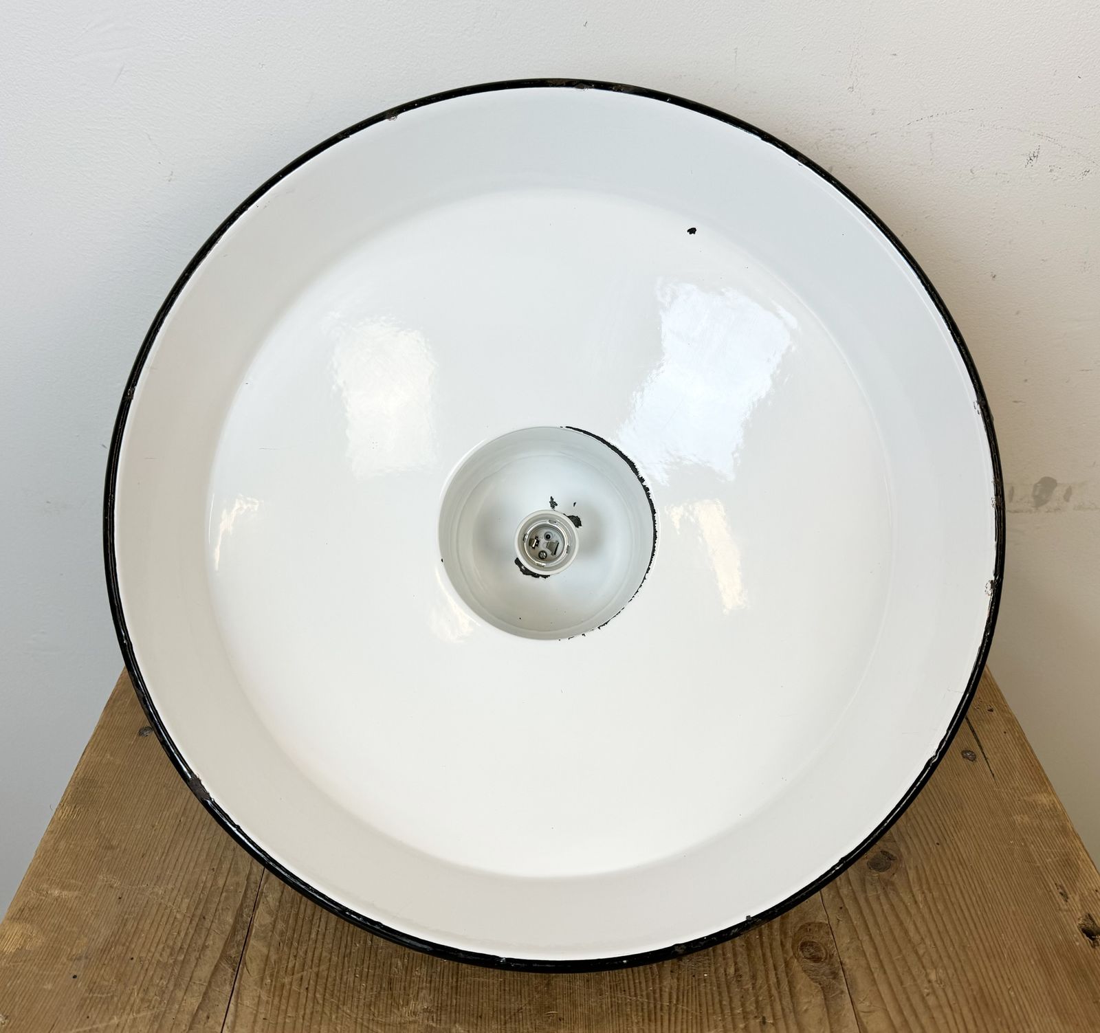 photo vintage Industrial Black Enamel Factory Pendant Lamp, 1960s, 2x