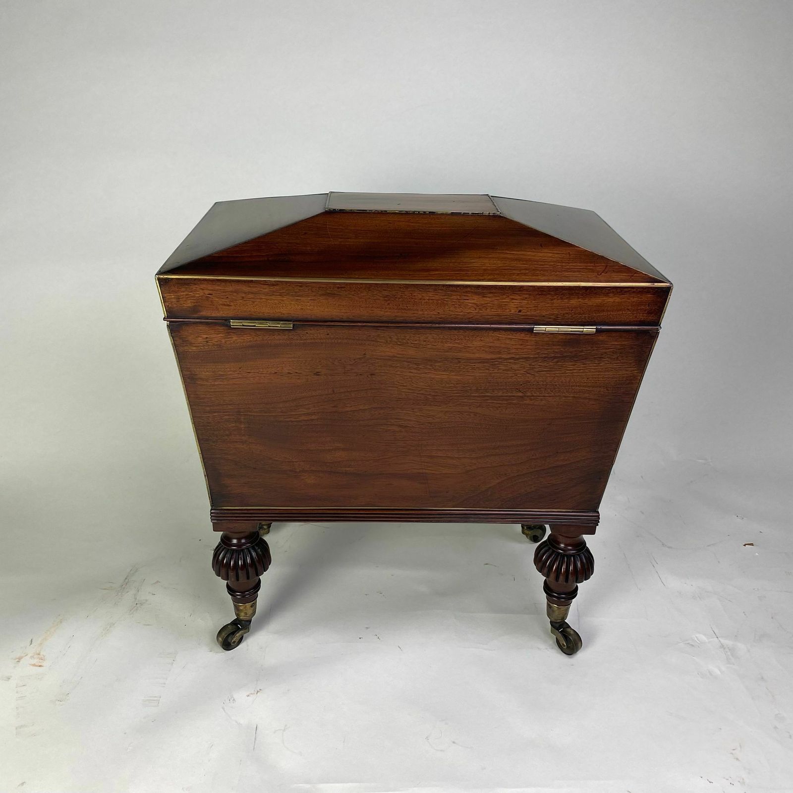 Small Regency Mahogany Sarcophagus Shaped Cellarette photo vinterior