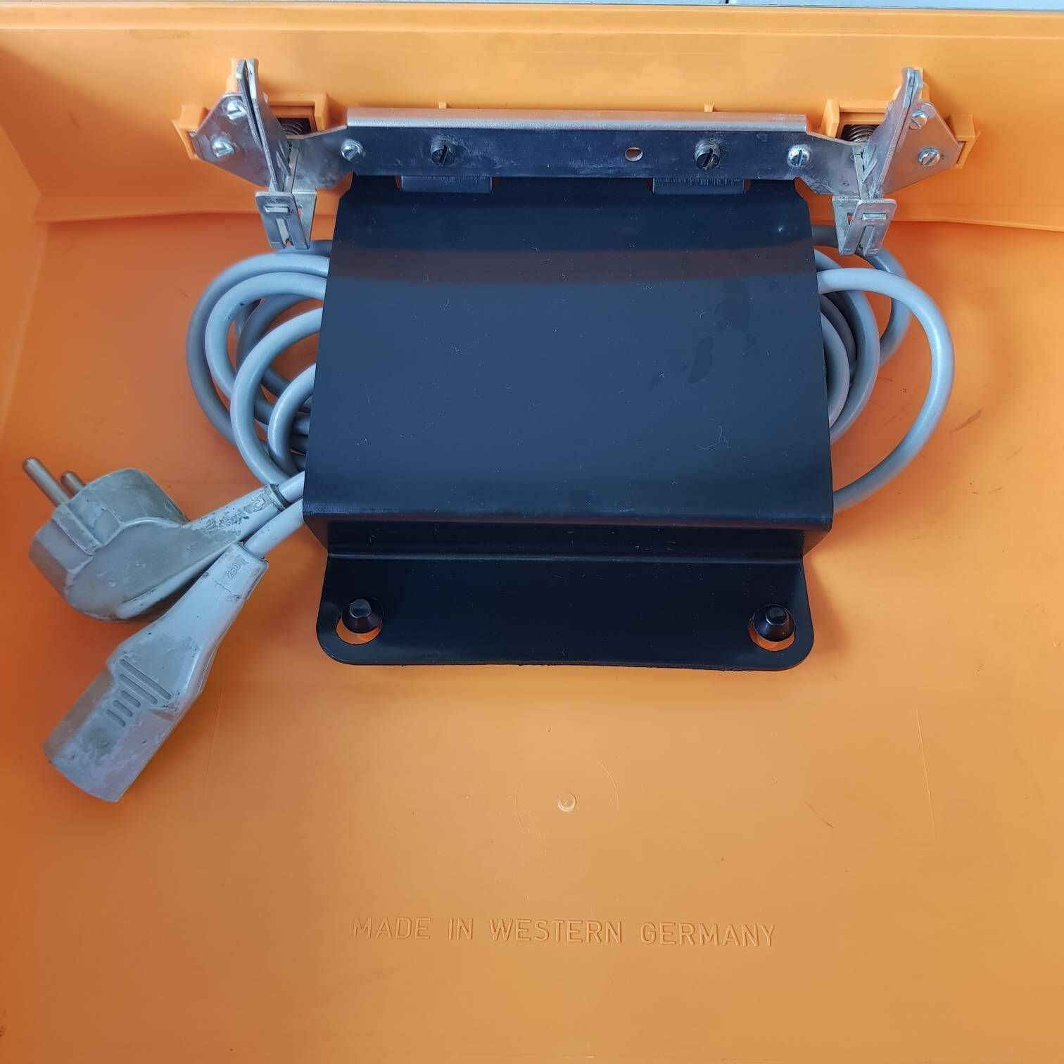 Vintage Typewriter Adler Gabriele 2000, Orange Electric Typewriter Made In Western Germany For Holland, Portable Typewriter photo vintage
