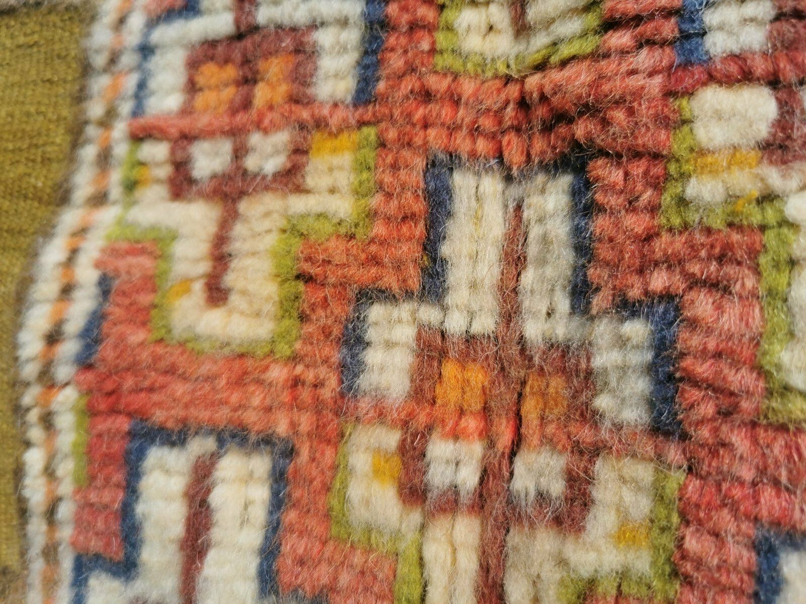 R49  Colourful Moroccan Berber Rug. Tribal Carpet Mad Of Camel Wool photo vinterior