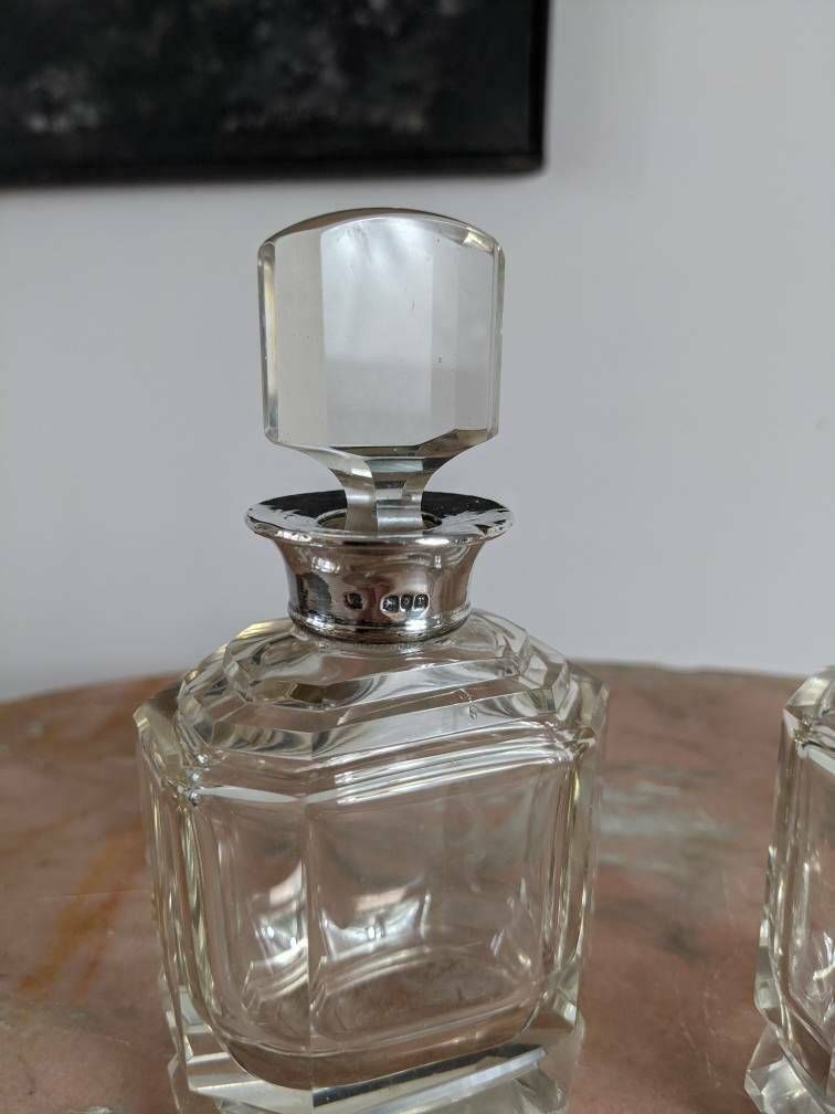 A Pair Of Exquisite Art Deco Antique Cut Glass Scent Bottles With Solid Silver Mounts, Hallmarked London 1932/33 photo Home Decor