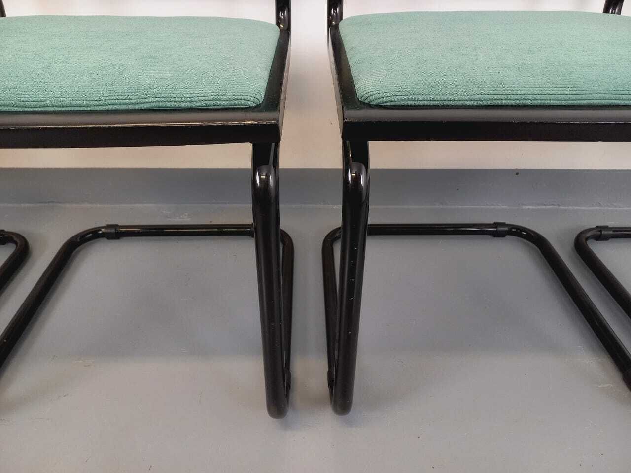photo vintage Lot de 4 chaises Marcel Breuer Cesca B32 en métal et tissu