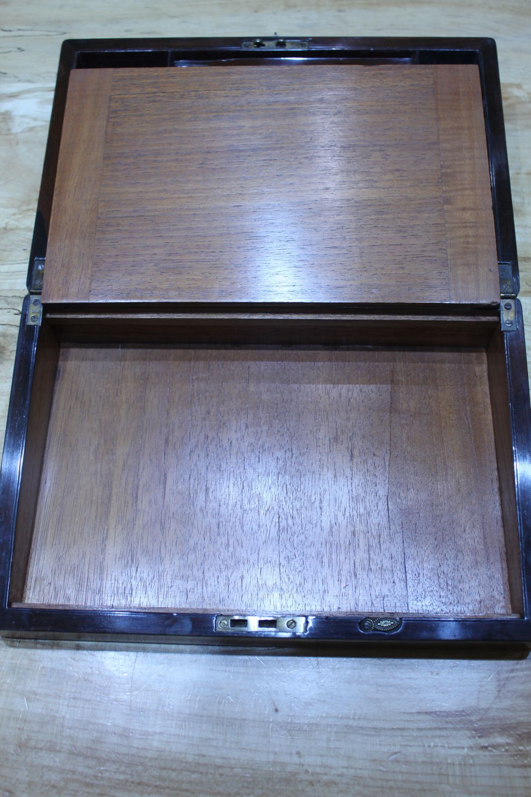 photo furniture An Early Victorian Rosewood Writing Slope