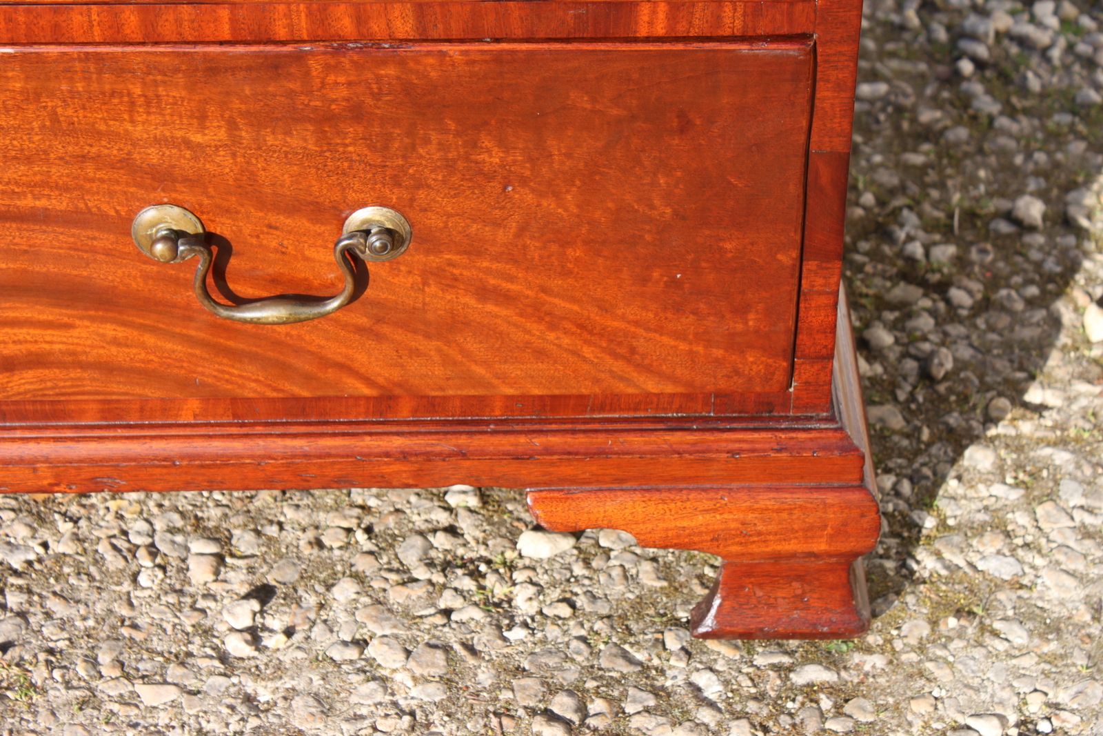 1164.15 A Fine Mahogany George III Period Chest Of Drawers photo
