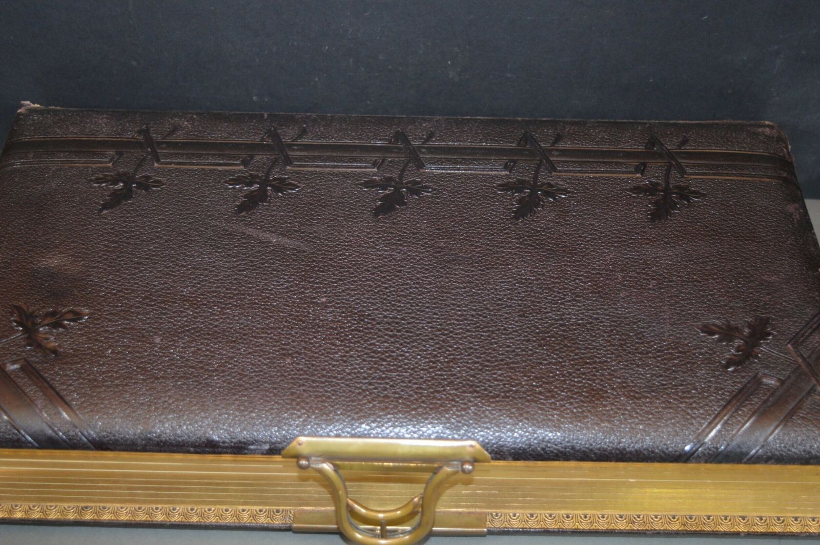Large Tooled Leather Photo Album With 26 Photos C1890 photo vinterior