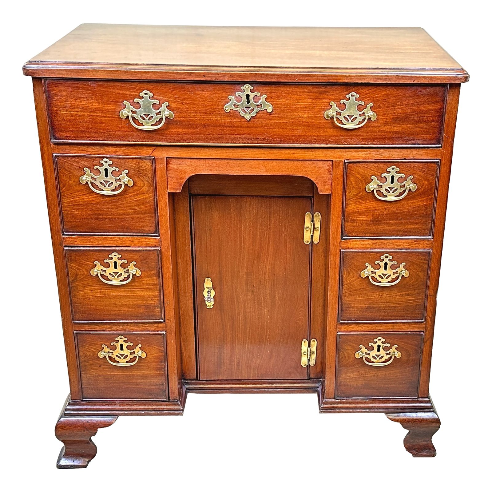 Furniture Georgian Mahogany Kneehole Desk (England, Circa 1770) photo