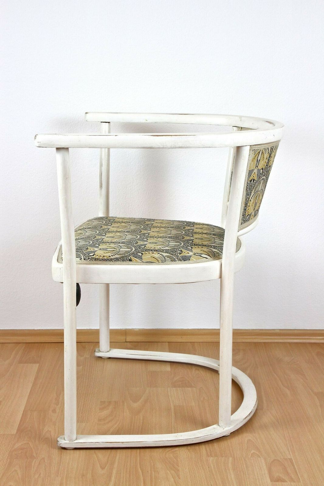 White Art Nouveau Armchair By Marcel Kammerer, Early 20th Century, At Ca. 1908 photo vinterior