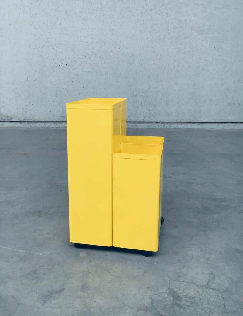 photo furniture Industrieel Design Paraplu  / Plantenstandaard Van Neolt, Italië, Ca. Jaren 1970