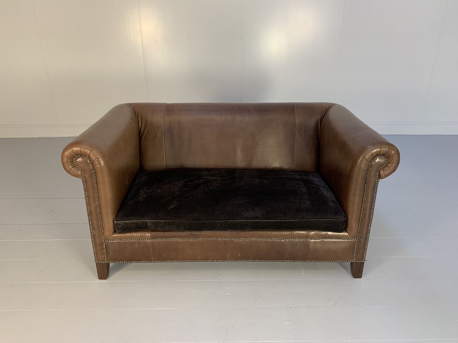 Ralph Lauren “Brompton” 2.5 Seat Chesterfield Sofa – In Brown Leather & Velvet photo vinterior