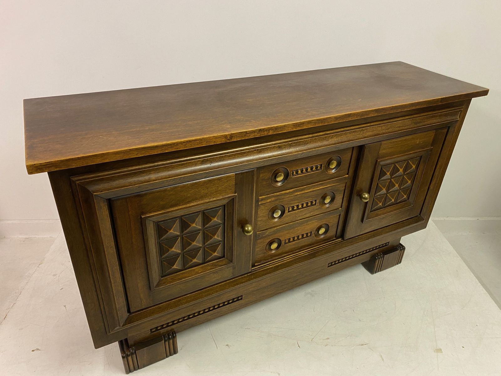 photo vintage French 1940s Brutalist Oak Sideboard