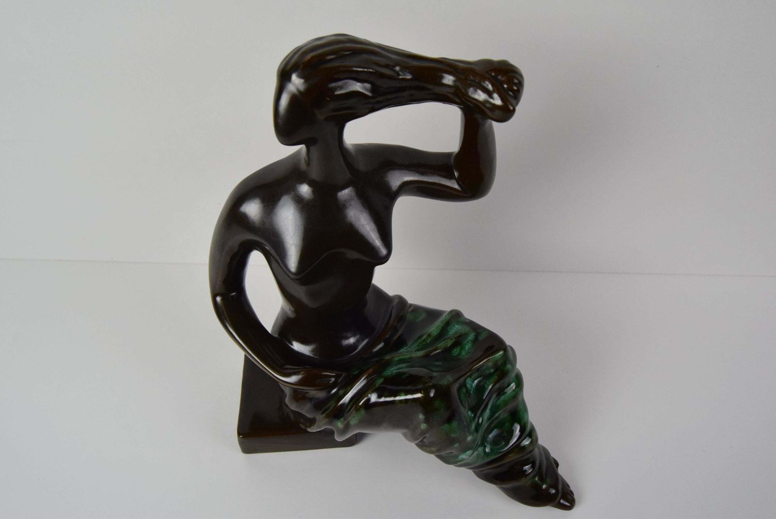 Ceramic Sculpture Of A Sitting Woman By Jitka Forejtová. 1960's. photo vintage
